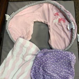 Boppy pillow cover only. For spring_20